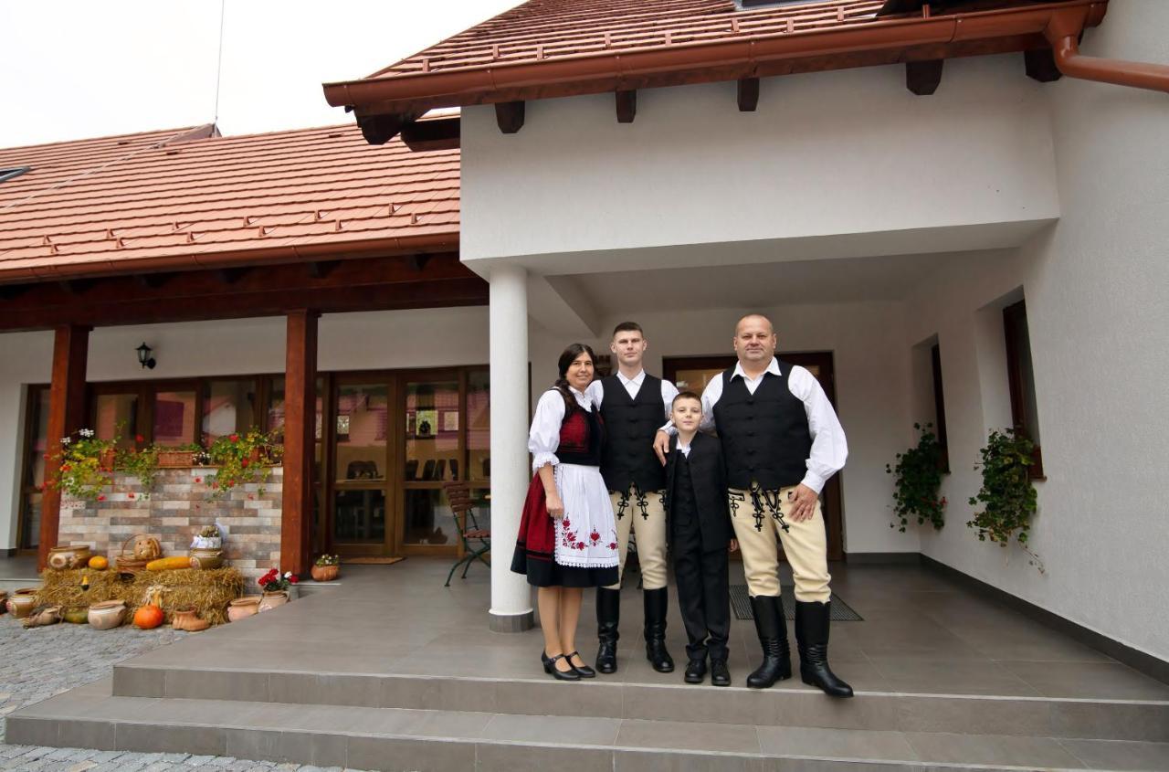 Patakmenti Panzió Spa Corund  Bagian luar foto