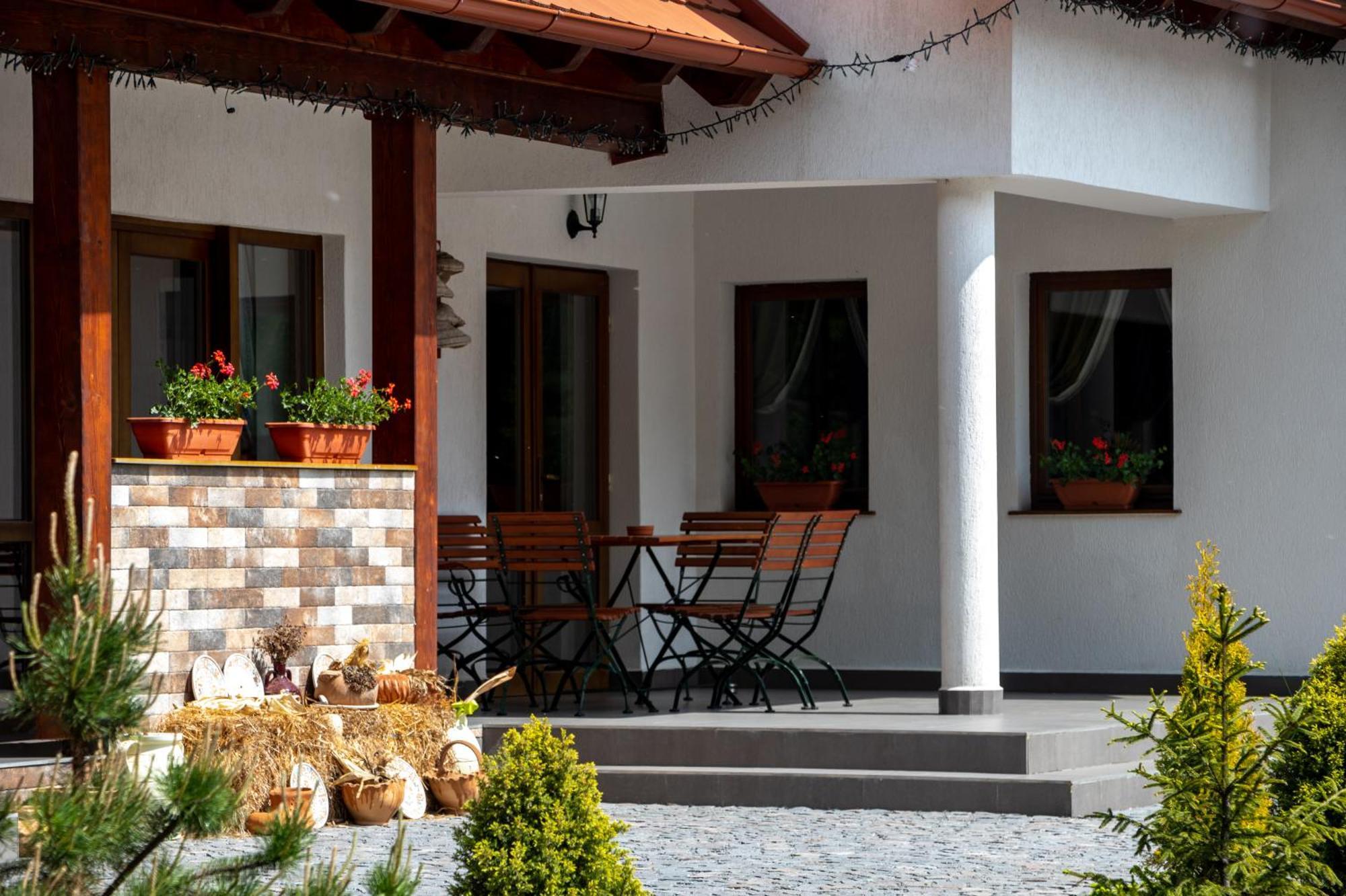 Patakmenti Panzió Spa Corund  Bagian luar foto