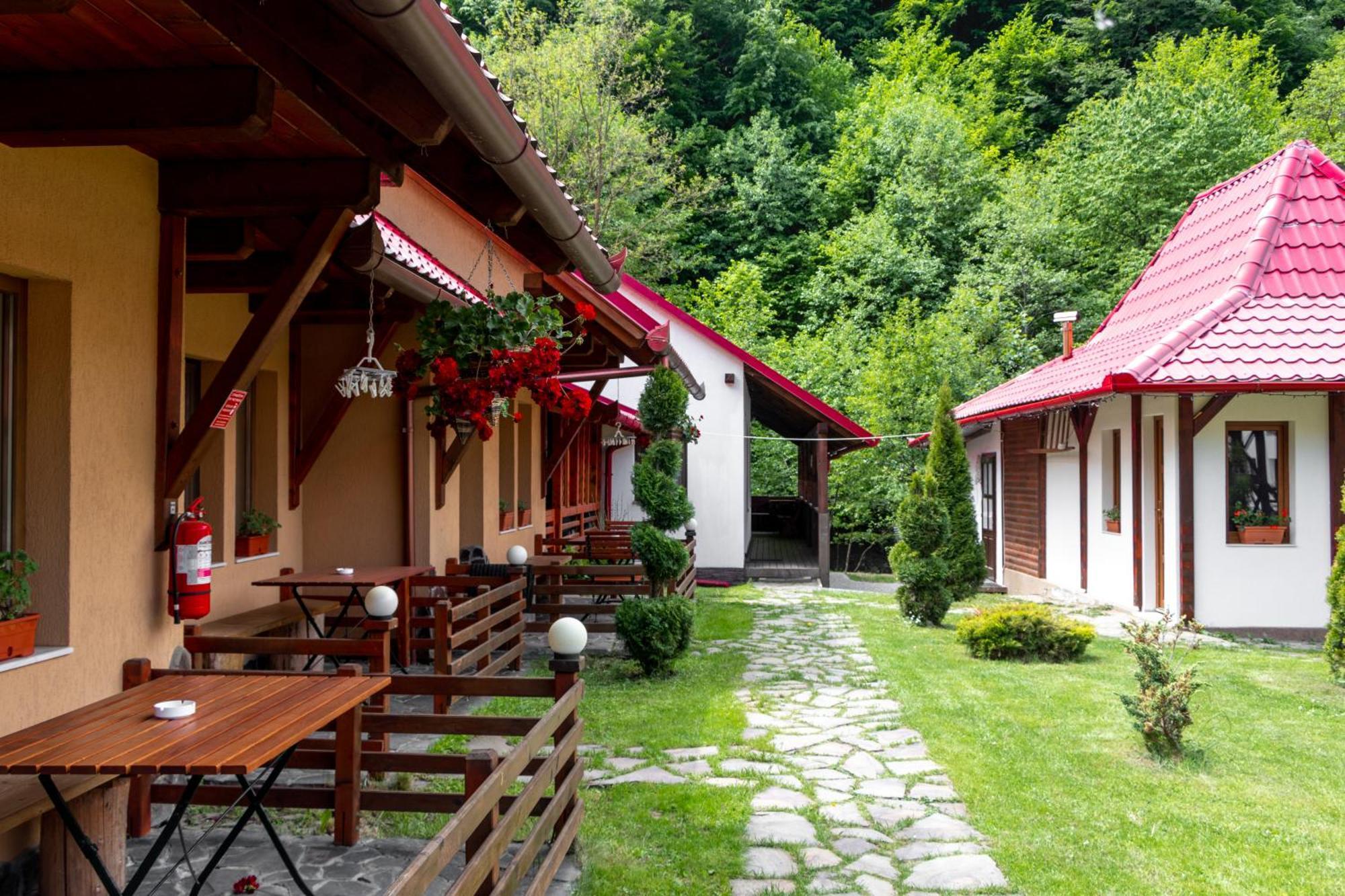 Patakmenti Panzió Spa Corund  Bagian luar foto