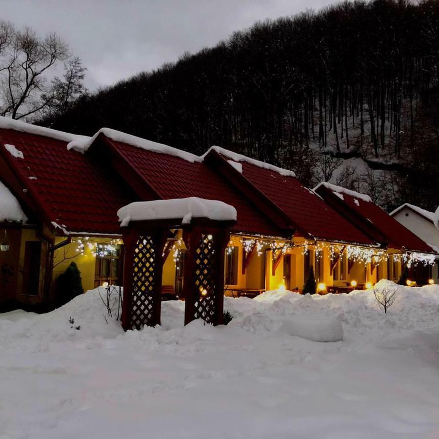 Patakmenti Panzió Spa Corund  Bagian luar foto